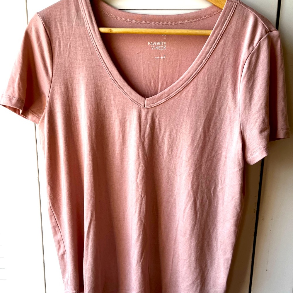 Womens Essential T Favorite V Neck, size M,dusty rose